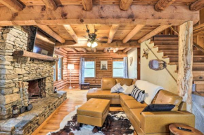 Waynesville Cabin with Grill, Fire Pit, Hot Tub